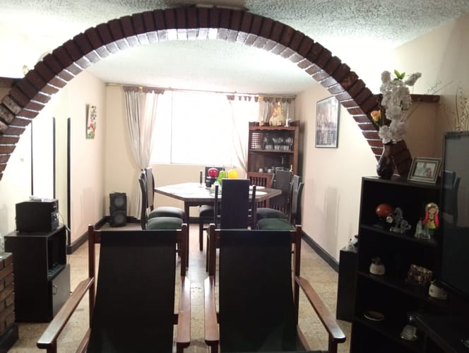 Casa de 5 alcobas en venta en San Luis, Bucaramanga, 216 m² · foto 3 de 11