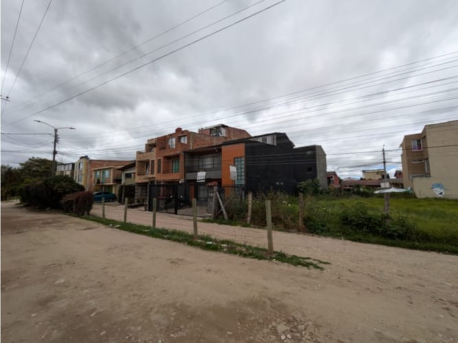 Casa de 6 alcobas en venta en Tiquiza, Chía, 243 m² · foto 3 de 22