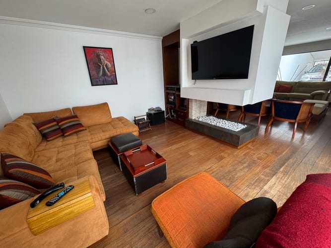 Casa de 3 alcobas en venta en Alhambra, Bogotá, 270 m² · foto 5 de 23