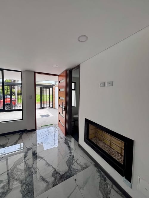 Casa de 3 alcobas en venta en Cota, 140 m² · foto 2 de 15