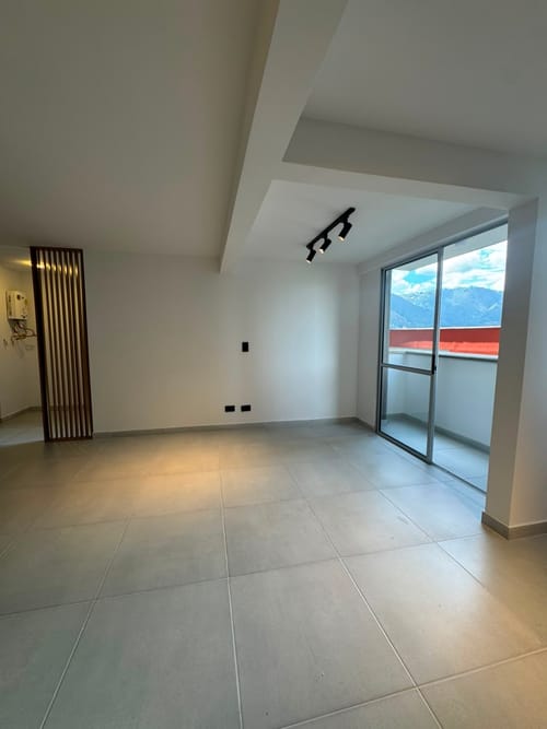 Apartamento de 2 alcobas en venta en Bucaros, Bello, 55 m² · foto 2 de 15