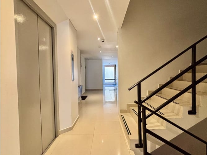 Apartaestudio en venta en Santa Barbara, Bogotá, 40 m² · foto 11 de 14