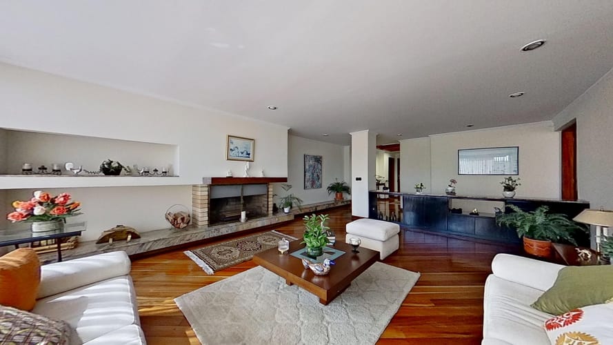Apartamento de 3 alcobas en venta en Santa Barbara, Bogotá, 218 m² · foto 3 de 24