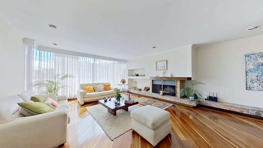 Apartamento de 3 alcobas en venta en Santa Barbara, Bogotá, 218 m² · foto 4 de 24