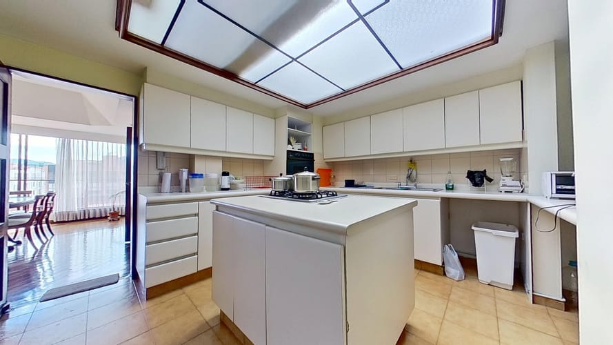 Apartamento de 3 alcobas en venta en Santa Barbara, Bogotá, 218 m² · foto 7 de 24