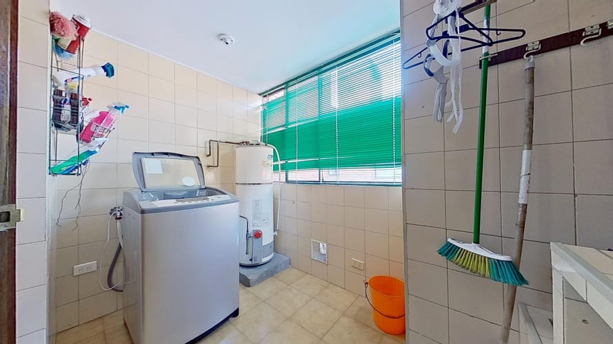 Apartamento de 3 alcobas en venta en Santa Barbara, Bogotá, 218 m² · foto 10 de 24