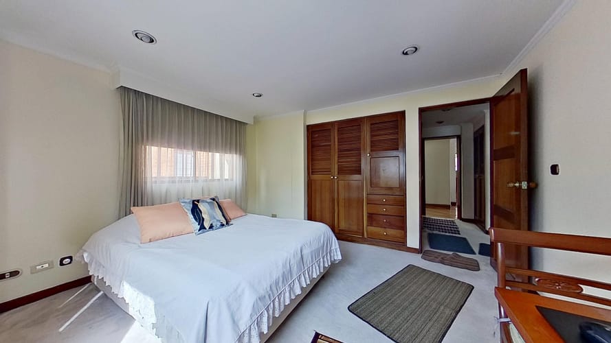 Apartamento de 3 alcobas en venta en Santa Barbara, Bogotá, 218 m² · foto 14 de 24