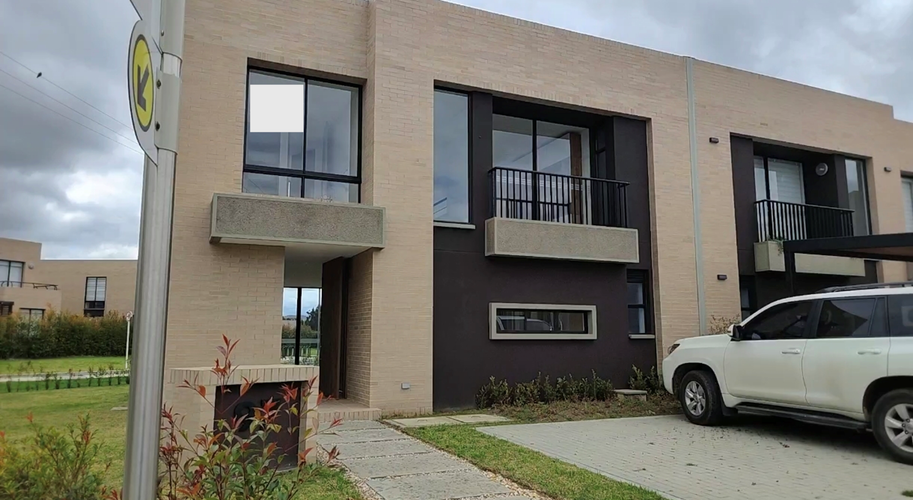 Casa de 3 alcobas en venta en Samaria, Chía, 136 m² · foto 1 de 14
