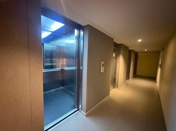 Apartaestudio en venta en La Candelaria, Bogotá, 40 m² · foto 2 de 10