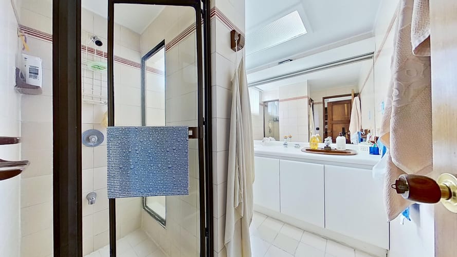 Apartamento de 3 alcobas en venta en Santa Barbara, Bogotá, 218 m² · foto 23 de 24