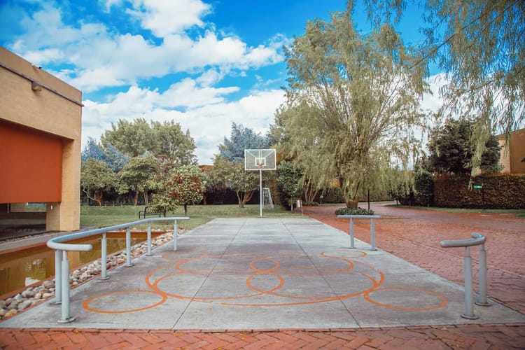Casa de 4 alcobas en venta en San Jose De Bavaria, Bogotá, 323 m² · foto 2 de 24