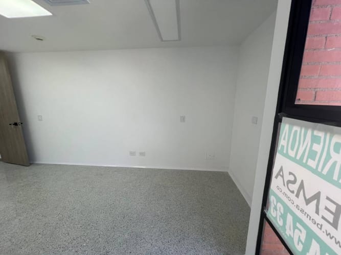 Consultorio en arriendo en San Diego, Medellín, 30 m² · foto 10 de 12