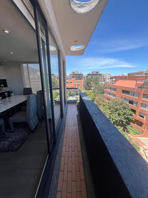 Apartamento de 3 alcobas en venta en Chicó Navarra, Bogotá, 135 m² · foto 2 de 21