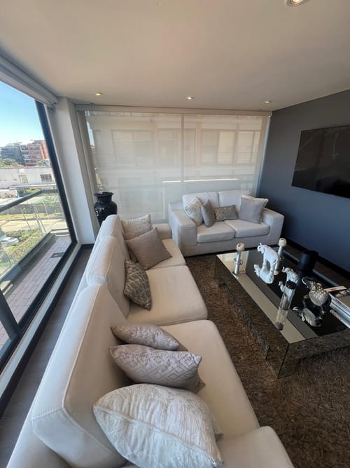 Apartamento de 3 alcobas en venta en Chicó Navarra, Bogotá, 135 m² · foto 4 de 21