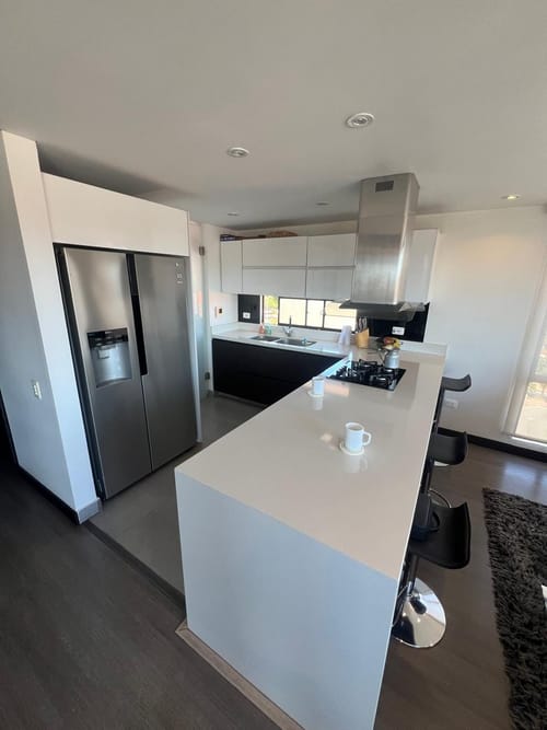 Apartamento de 3 alcobas en venta en Chicó Navarra, Bogotá, 135 m² · foto 7 de 21