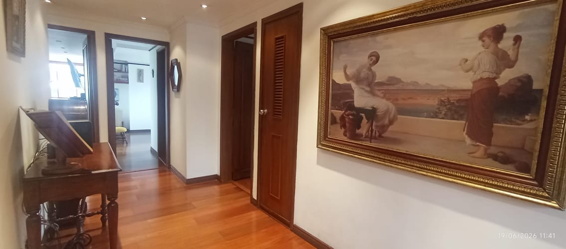 Apartamento de 4 alcobas en venta en Santa Barbara, Bogotá, 192 m² · foto 7 de 20