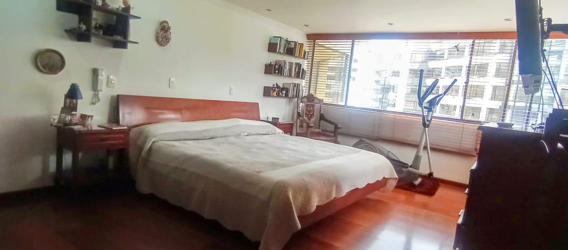 Apartamento de 4 alcobas en venta en Santa Barbara, Bogotá, 192 m² · foto 13 de 20