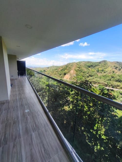 Apartamento de 3 alcobas en venta en Picaleña Y Mirolindo, Ibagué, 102 m² · foto 2 de 21