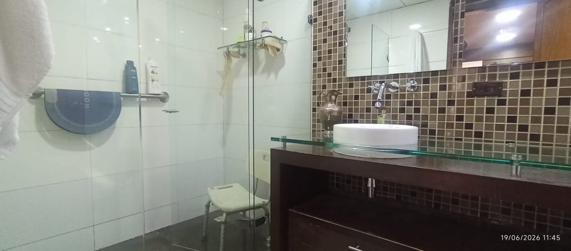 Apartamento de 4 alcobas en venta en Santa Barbara, Bogotá, 192 m² · foto 15 de 20
