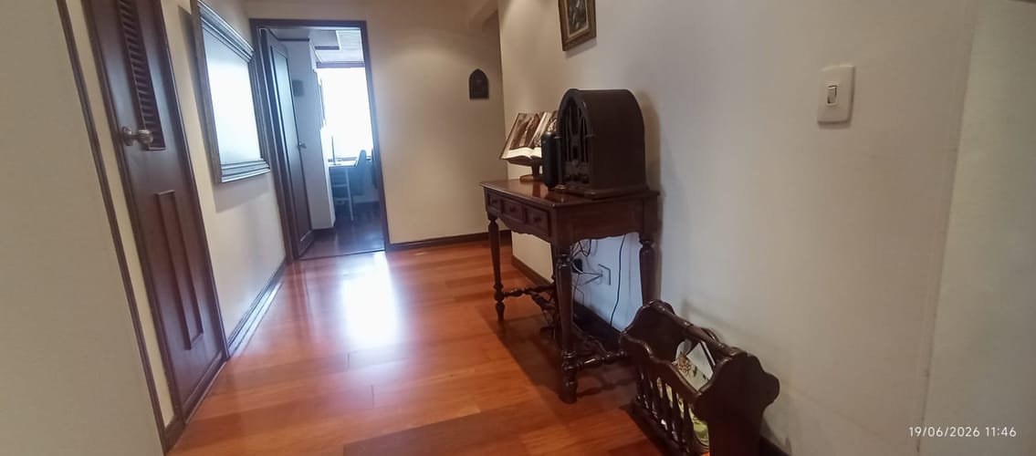 Apartamento de 4 alcobas en venta en Santa Barbara, Bogotá, 192 m² · foto 16 de 20