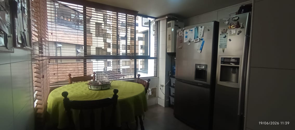Apartamento de 4 alcobas en venta en Santa Barbara, Bogotá, 192 m² · foto 19 de 20