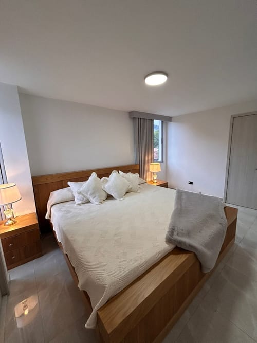 Apartamento de 3 alcobas en venta en San Bernardo, Medellín, 95 m² · foto 2 de 9