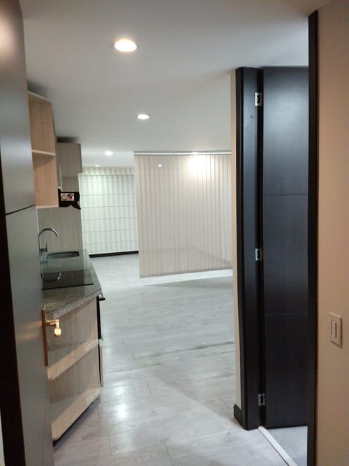 Apartaestudio en venta en Chapinero, Bogotá, 35 m² · foto 3 de 16