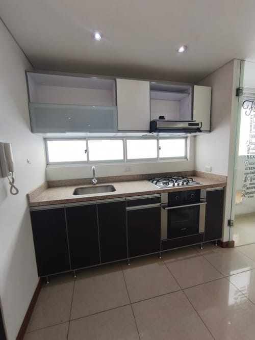 Apartamento de 2 alcobas en venta en Cedritos, Bogotá, 68 m² · foto 2 de 17