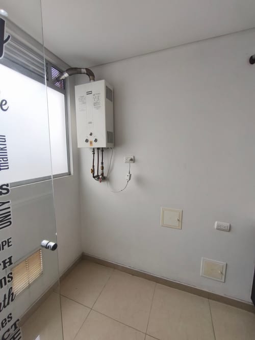 Apartamento de 2 alcobas en venta en Cedritos, Bogotá, 68 m² · foto 5 de 17