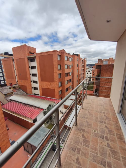 Apartamento de 2 alcobas en venta en Cedritos, Bogotá, 68 m² · foto 9 de 17