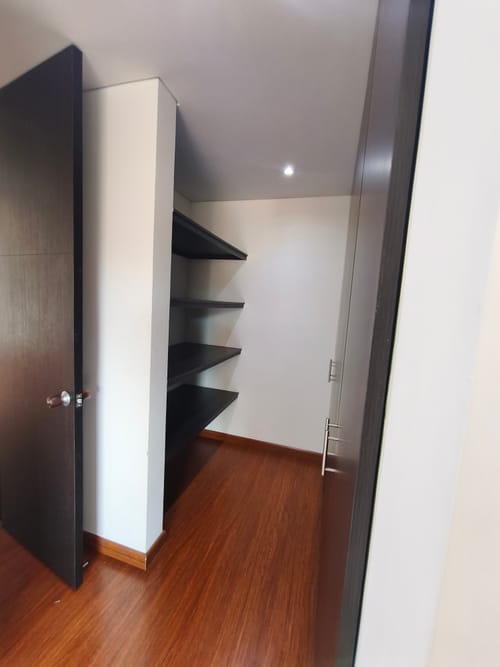 Apartamento de 2 alcobas en venta en Cedritos, Bogotá, 68 m² · foto 13 de 17
