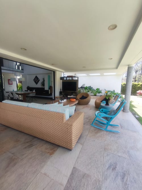 Casa de 5 alcobas en venta en Miramar, Ibagué, 580 m² · foto 2 de 6