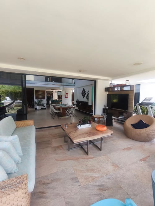 Casa de 5 alcobas en venta en Miramar, Ibagué, 580 m² · foto 3 de 6