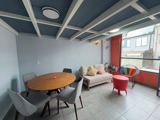 Apartamento de 1 alcoba en venta en Chico Norte, Bogotá, 42 m² · foto 2 de 12