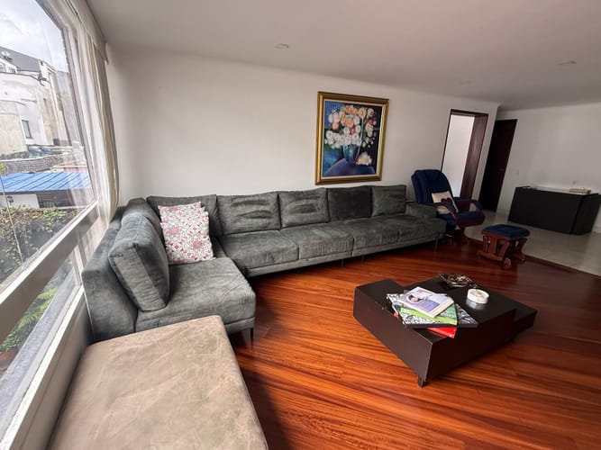 Apartamento de 3 alcobas en venta en Santa Barbara, Bogotá, 147 m² · foto 3 de 13