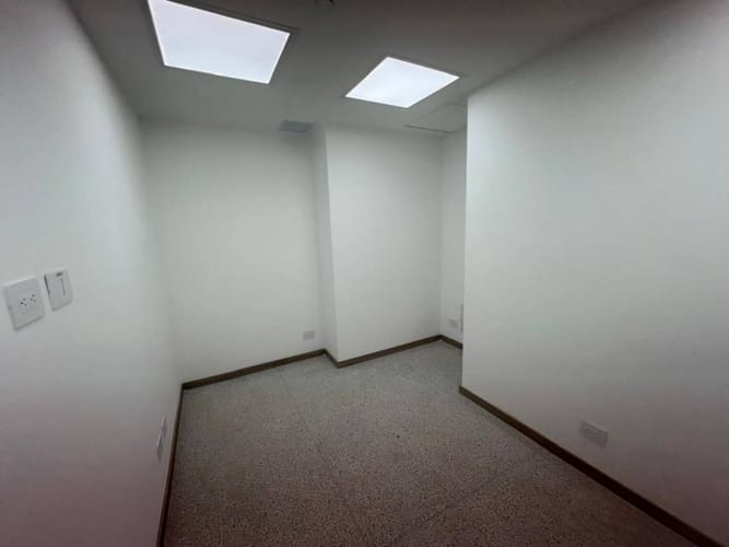 Consultorio en arriendo en San Diego, Medellín, 30 m² · foto 2 de 11