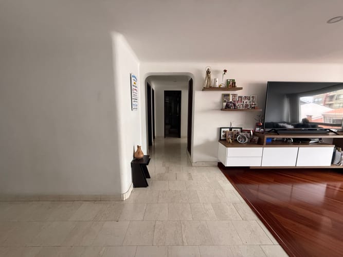 Apartamento de 3 alcobas en venta en Santa Barbara, Bogotá, 147 m² · foto 4 de 13