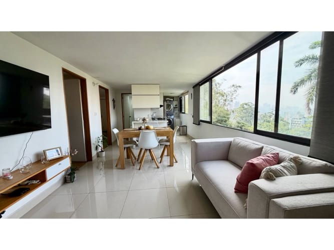 Apartamento de 2 alcobas en venta en Altos Del Poblado, Medellín, 66 m² · foto 3 de 24