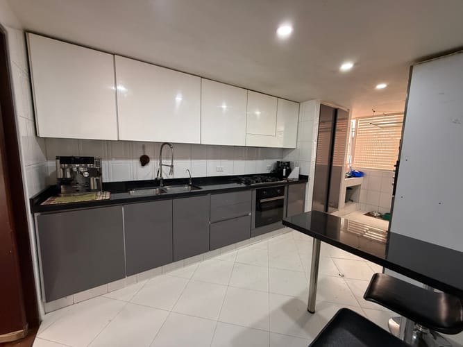 Apartamento de 3 alcobas en venta en Santa Barbara, Bogotá, 147 m² · foto 6 de 13