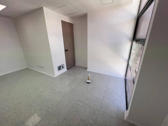 Consultorio en arriendo en San Diego, Medellín, 30 m² · foto 10 de 11