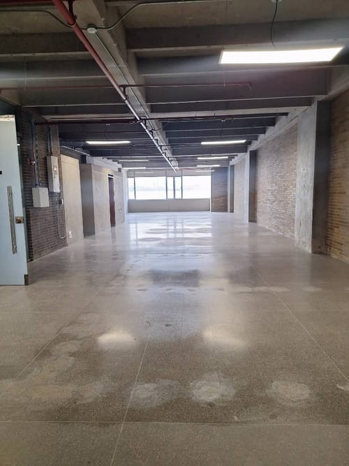Oficina en arriendo en El Poblado, Medellín, 194 m² · foto 2 de 9