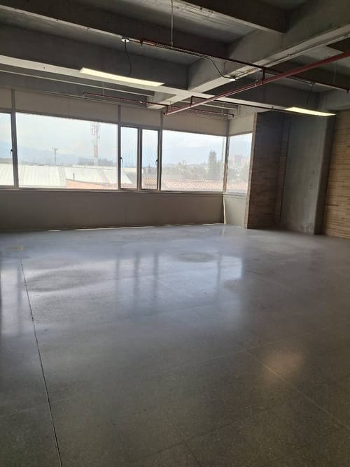 Oficina en arriendo en El Poblado, Medellín, 194 m² · foto 6 de 9