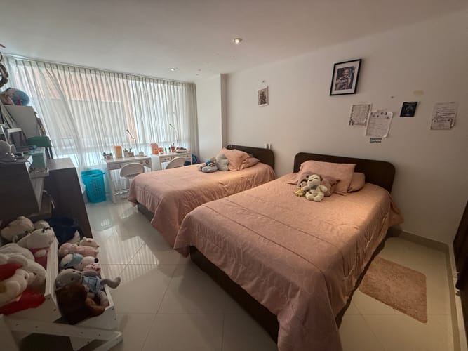 Apartamento de 3 alcobas en venta en Santa Barbara, Bogotá, 147 m² · foto 11 de 13