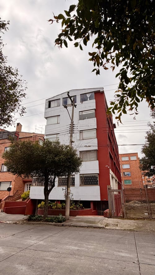 Apartamento en venta en Cedritos, Bogotá · foto 2 de 14