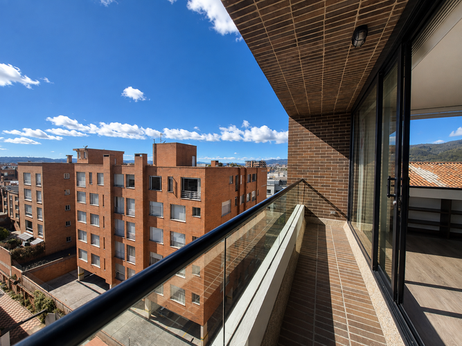Apartamento de 3 alcobas en venta en Chicó Alto, Bogotá, 154 m² · foto 2 de 24