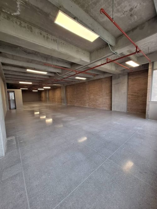 Oficina en arriendo en El Poblado, Medellín, 226 m² · foto 3 de 5