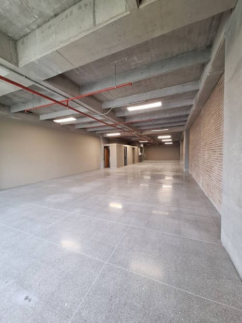 Oficina en arriendo en El Poblado, Medellín, 226 m² · foto 4 de 5
