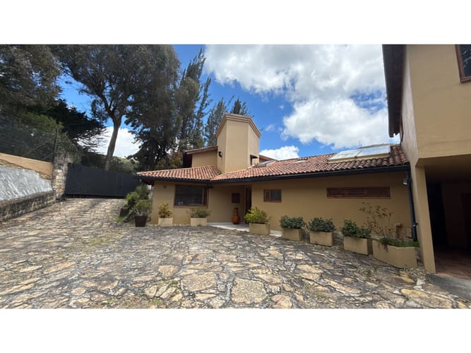 Casa de 5 alcobas en venta en Condominio Teusaca, La Calera, 585 m² · foto 2 de 24