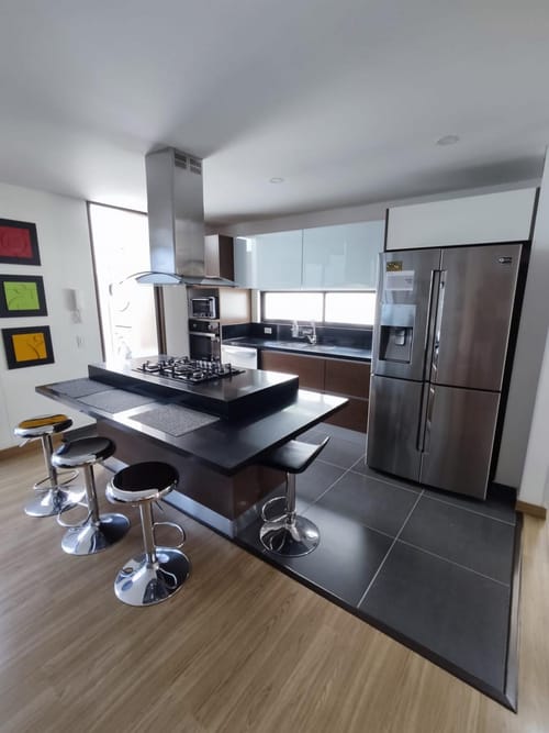Casa de 4 alcobas en venta en Pueblo Viejo, Cota, 195 m² · foto 2 de 16