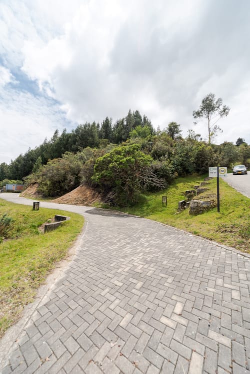 Lote en venta en El Libano, La Calera, 1874 m² · foto 13 de 14